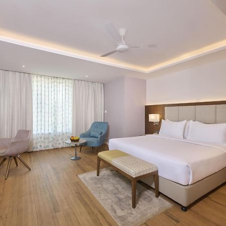 Golden Tulip Vagator Goa 호텔 외부 사진