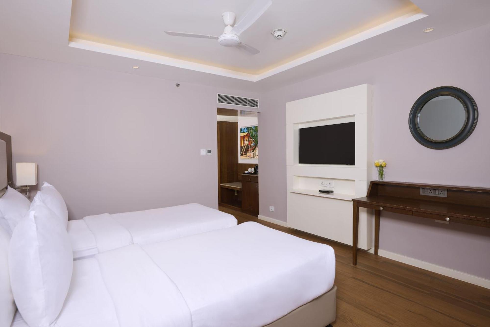 Golden Tulip Vagator Goa 호텔 외부 사진