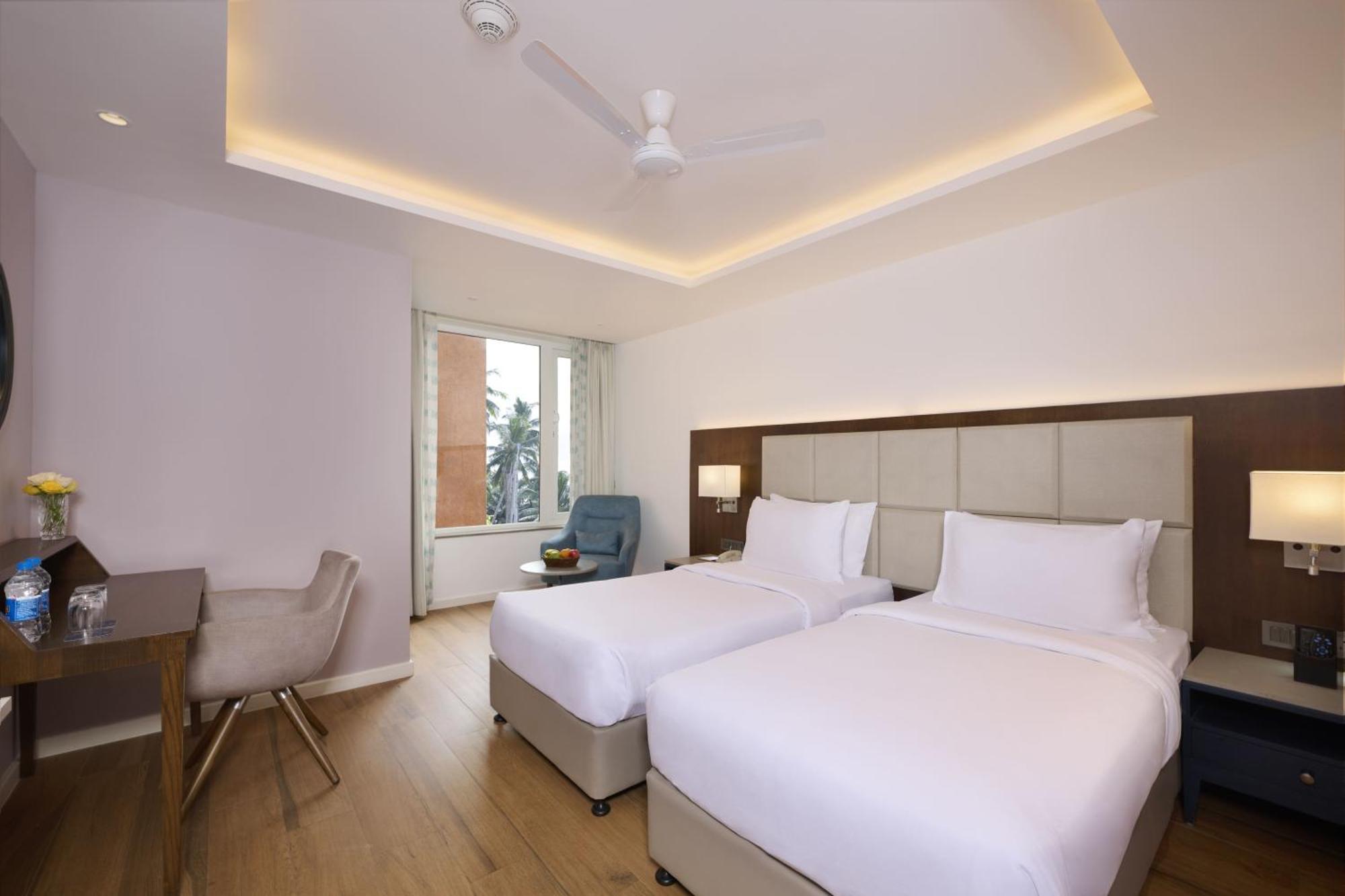 Golden Tulip Vagator Goa 호텔 외부 사진