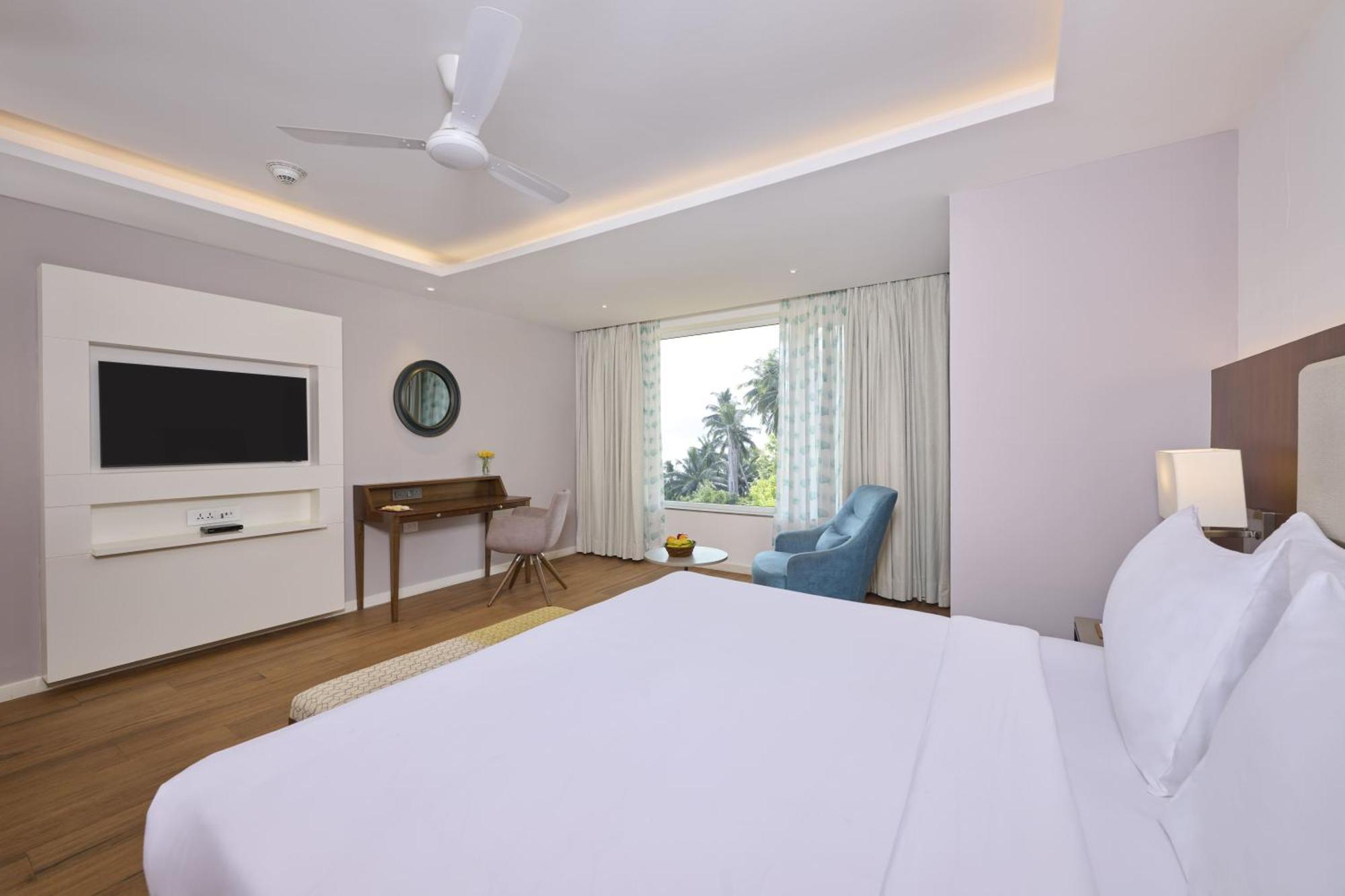 Golden Tulip Vagator Goa 호텔 외부 사진